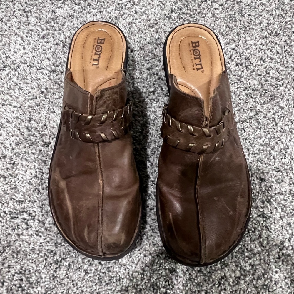 Born Handcrafted Brown Leather Slip On Mule Clogs Soft Bed Women’s Size US 9